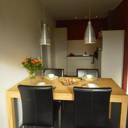 Cozy Holiday Near Forest In בית נופש אלטן
